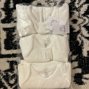 Baby Gap 3 Pack Girls White Short Sleeve Tank Ruffled Shirts 12-18 Months